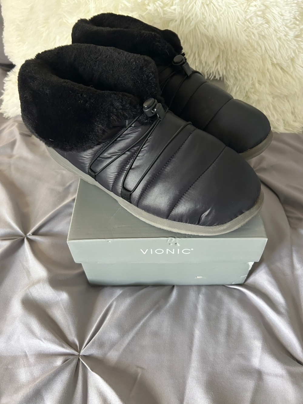 Vionic Black Quilted Slip-On Faux Fur Collar Slippers